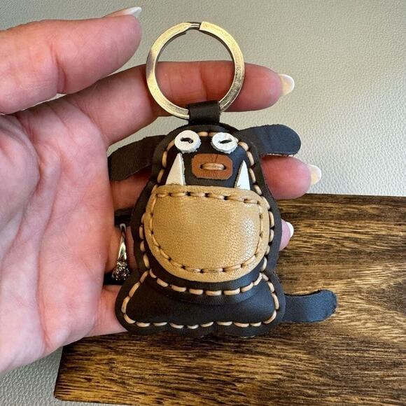 English Bulldog Keychain Leather Dog Puppy Charm NEW FAST SHIP - Picture 3 of 3